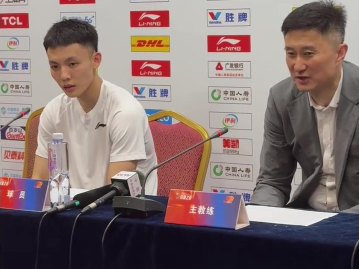 這是能說的嗎徐杰：杜指導(dǎo)賽前說了，這場球就是打架和摔跤！