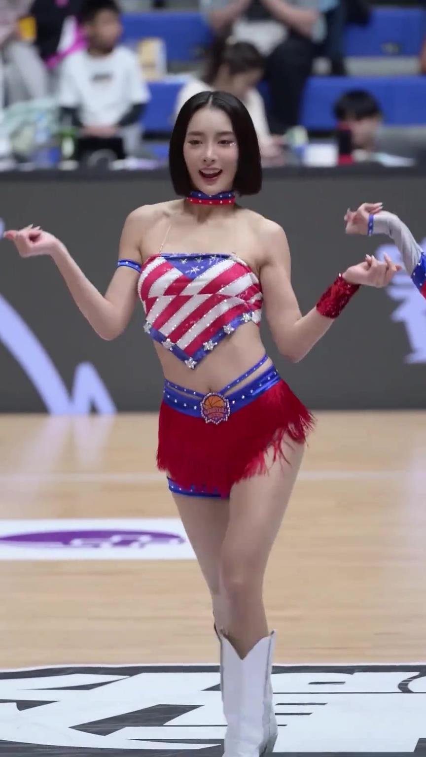 太離譜了 ！幾乎是完美女人！