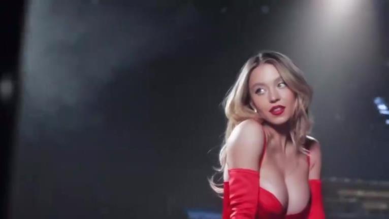 此前觀戰(zhàn)紐約德比！賣含洗澡水肥皂的悉尼妹太清楚自身優(yōu)勢了